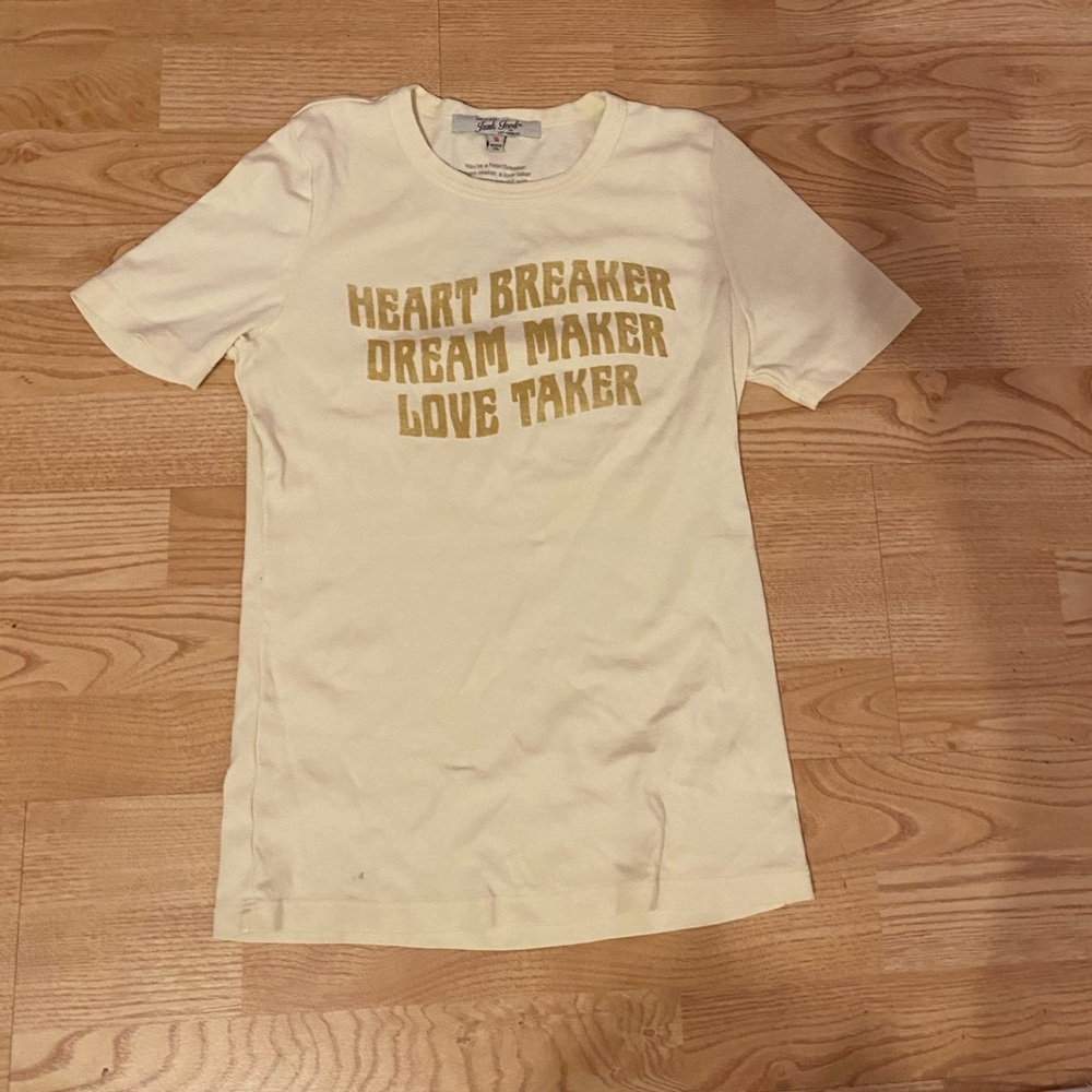 Heart beaker tee